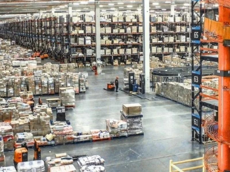 Modern warehouse and distribution center supporting logistics operations