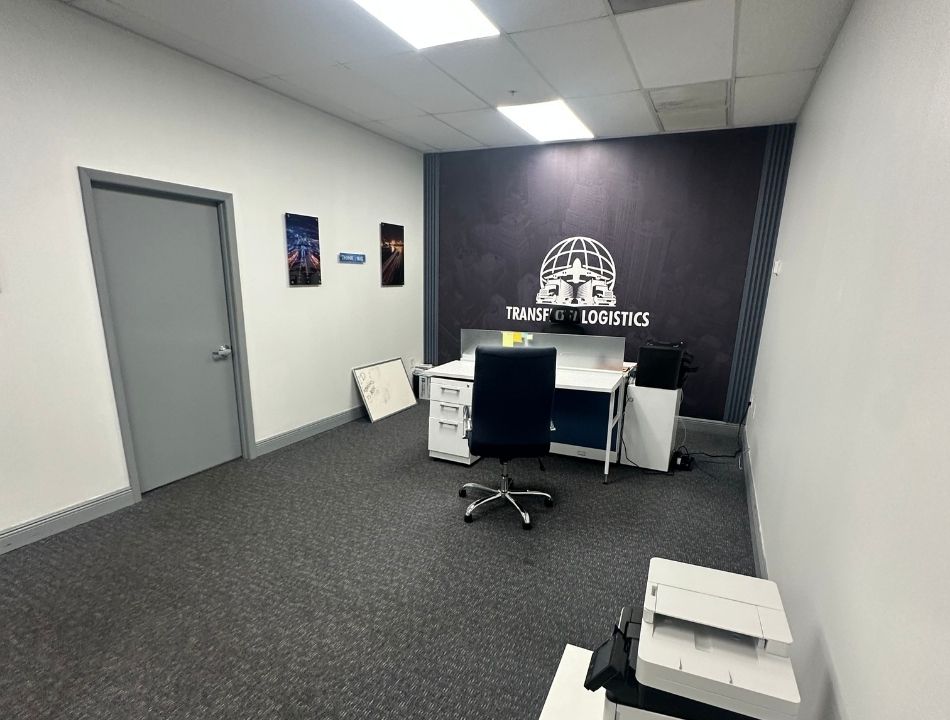 For Sale - Costa Corporate Centre. 3325 NW 97th Avenue Miami, FL. 8,560 SF - $3,500,000. Agora Real Estate. Image 4