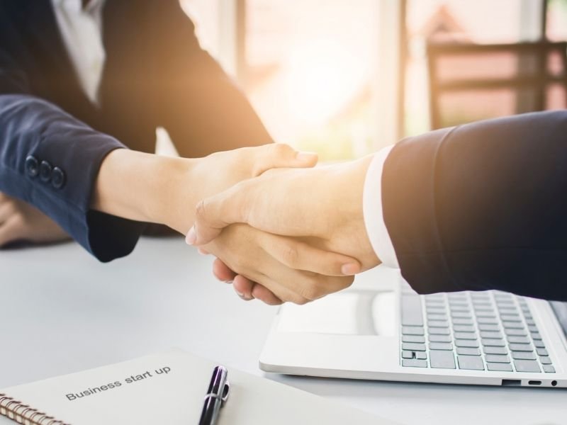 Why work with a specialized commercial & industrial real estate group like Agora