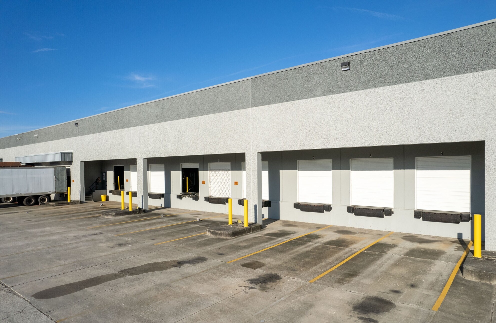 For Sublease - Imeson Industrial Park - 10490 N. Busch Drive, Jacksonville, FL 32218 - 21,600 SF - $9.95 PSF Gross. Agora Real Estate. Image 4