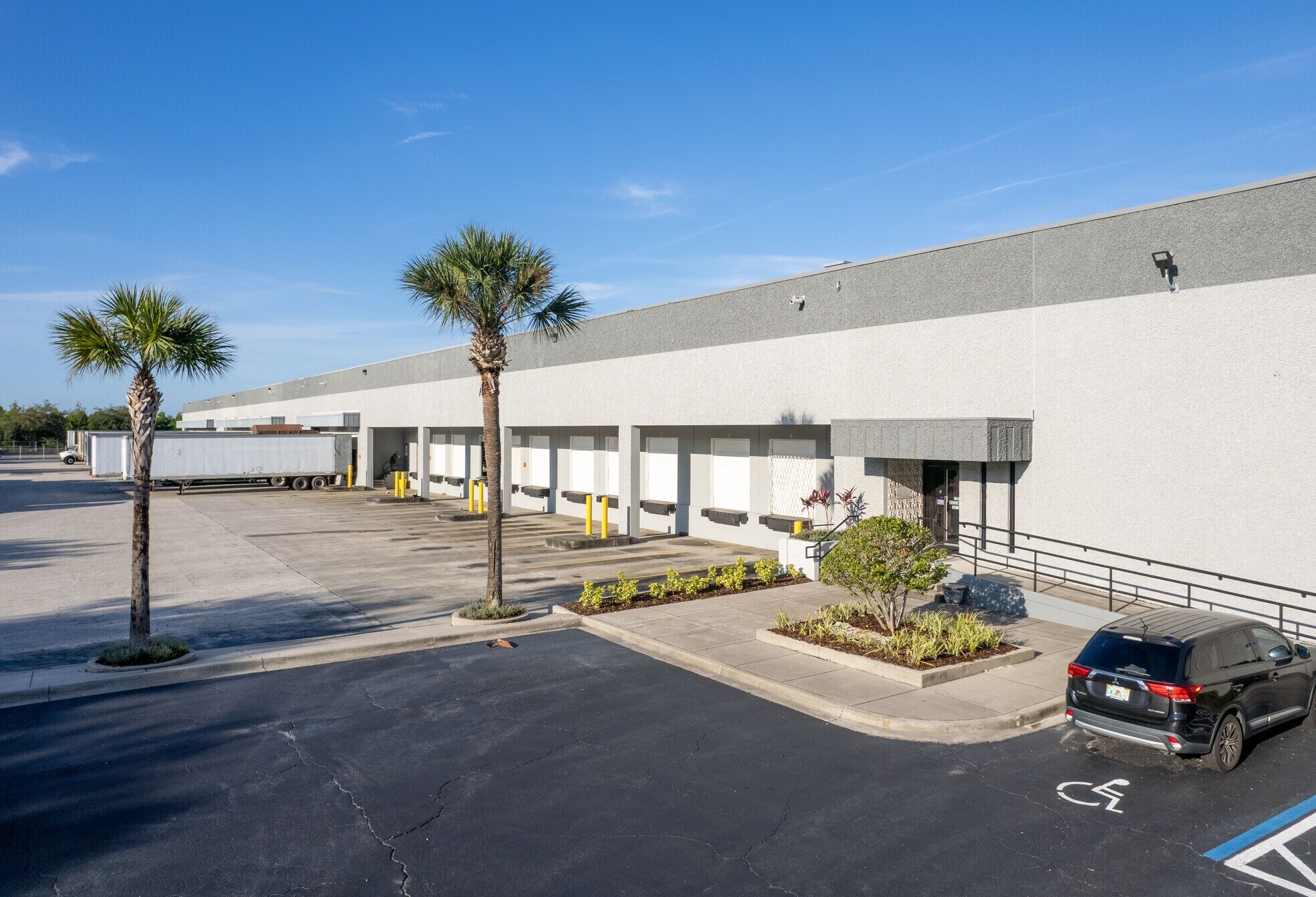 For Sublease - Imeson Industrial Park - 10490 N. Busch Drive, Jacksonville, FL 32218 - 21,600 SF - $9.95 PSF Gross. Agora Real Estate. Image 1