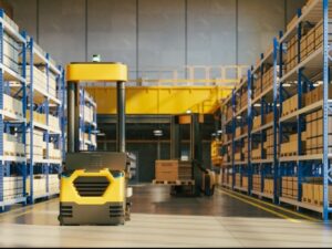 Warehouse for lease in Doral Miami with loading docks and logistics space