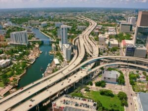 Central Miami industrial real estate: Market strengths and key statistics. Agora Real Estate Group