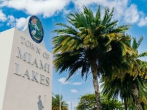 Miami Lakes industrial submarket overview. Agora Real Estate Group