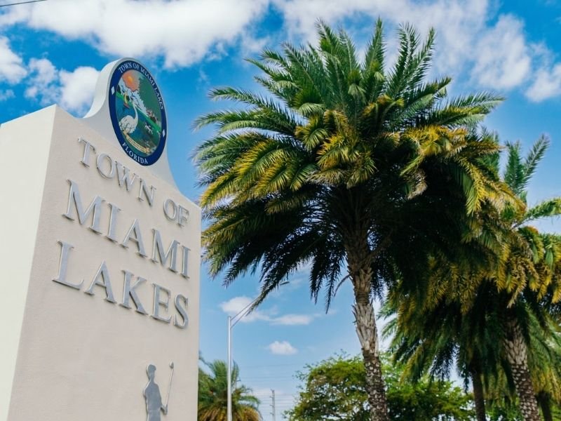 Miami Lakes industrial submarket overview. Agora Real Estate Group