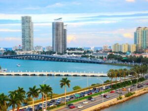 How to choose the right warehouse for your business in Miami. Agora Real Estate Group